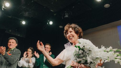 Здійснила мрію: у київському театрі замість професійної акторки на сцену вийшла 70-річна бабуся